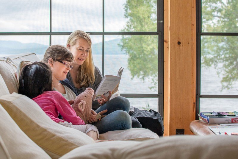 A Sonlight mom reads with her children